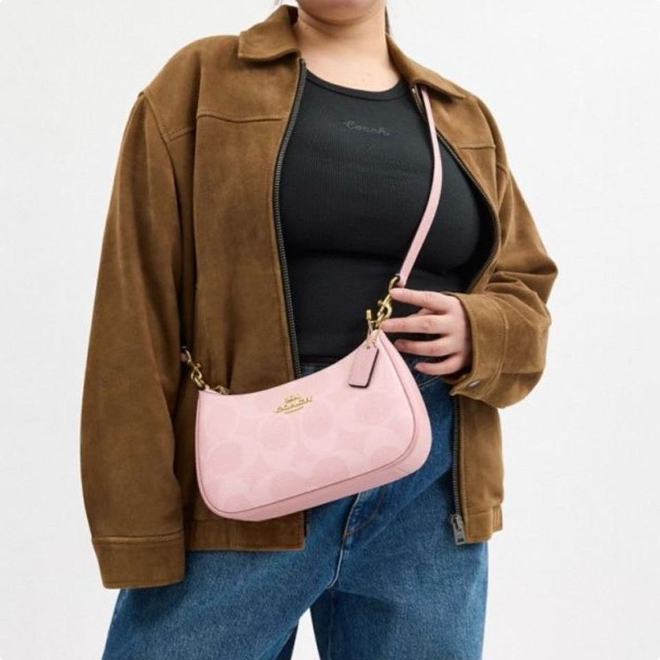 Coach Teri Shoulder Bag – Pink Signature Canvas | Premium Quality Handbag